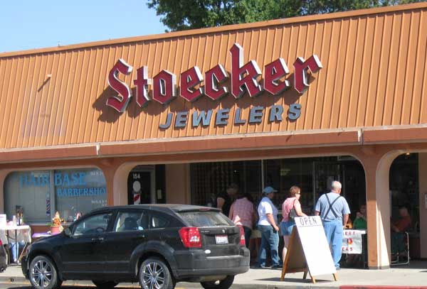 Faceting gems at Stoecker Jewelers in Mountain Home Idaho